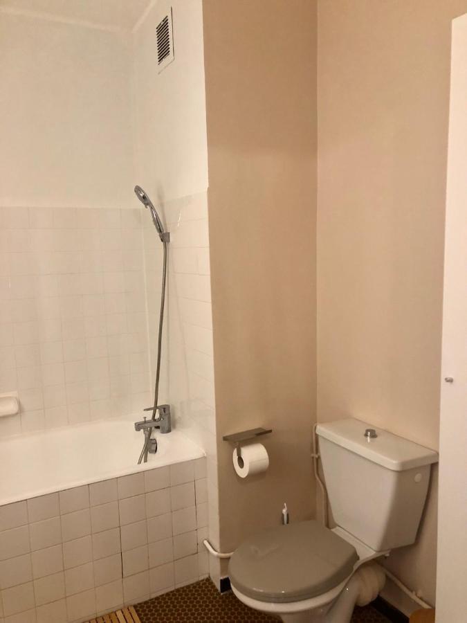 A 2 Pas De La Gare Apartment *