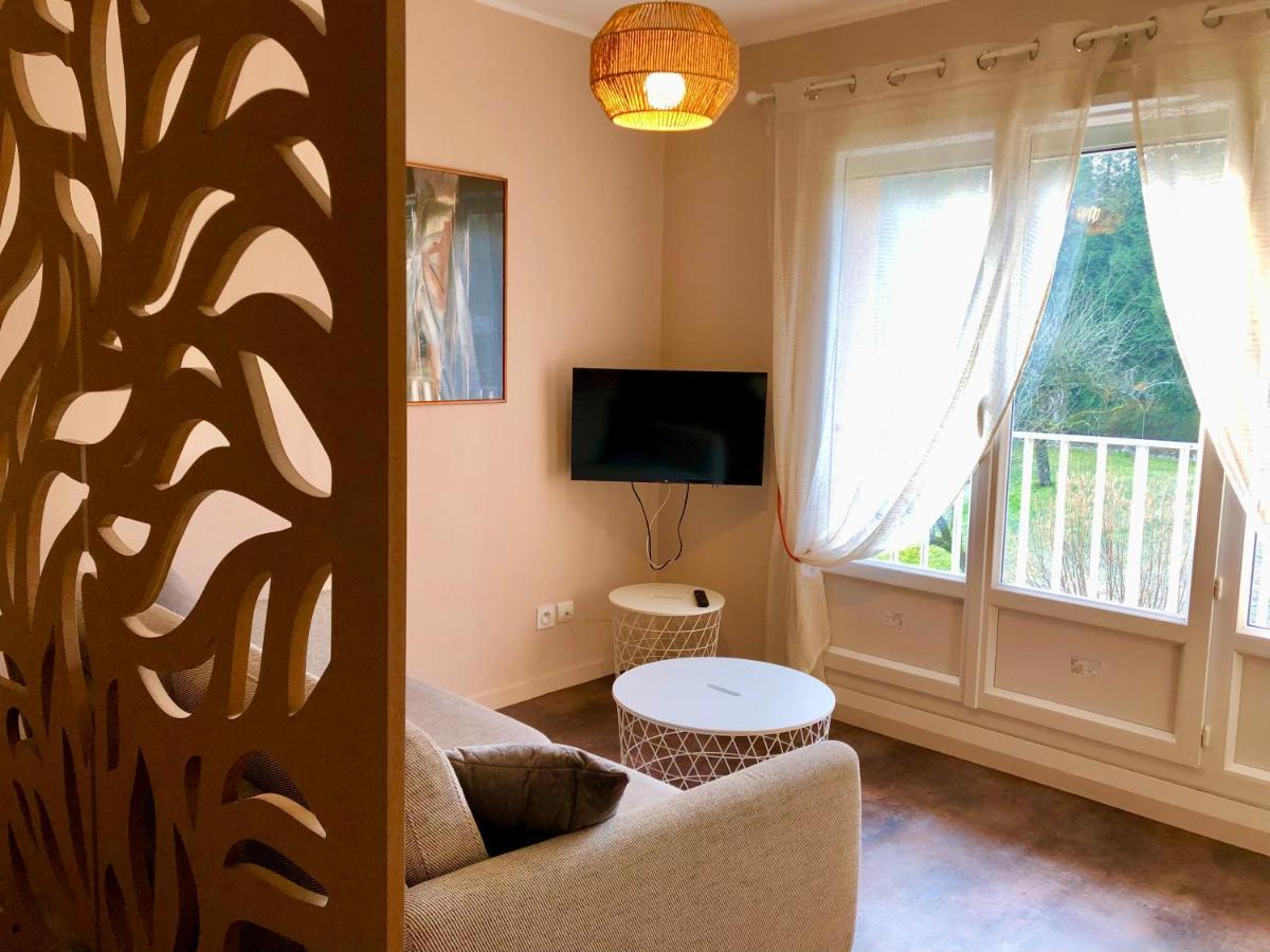 A 2 Pas De La Gare Apartment